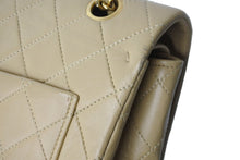 Load image into Gallery viewer, CHANEL シャネル Wフラップショルダーバッグ ラムスキン 0番台 中マトラッセ ゴールド金具 ベージュ 中古 56542