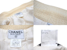 Load image into Gallery viewer, CHANEL シャネル ツイードセットアップ P08919V05320 半袖ジャケット スカート オフホワイト サイズ38 美品 中古 56560