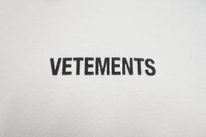 VETEMENTS ヴェトモン 2019AW Logo Hoodie パーカー オーバーサイズ ロゴプリント ホワイト UAH20TR725 美品 中古 56590