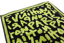 Load image into Gallery viewer, 極美品 LOUIS VUITTON ルイヴィトン グラフィティ スポーツタオル リストバンド グリーン ピンク 中古 56625