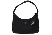 Load image into Gallery viewer, 極美品 PRADA プラダ ショルダーバッグ ホーボー RE-EDITION 1NE515 ナイロン ブラック シルバー金具 中古 56629
