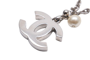 CHANEL シャネル フェイクパール キーホルダー 2002年 02C キーチャーム シルバー ココマーク A17950 美品 中古 56644