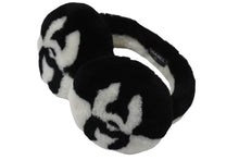 Load image into Gallery viewer, 極美品 CHANEL シャネル イヤーマフ シアリング ココマーク ブラック ホワイト AA7836B06521 中古 56680