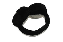 Load image into Gallery viewer, 極美品 CHANEL シャネル イヤーマフ シアリング ココマーク ブラック ホワイト AA7836B06521 中古 56680