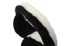 Load image into Gallery viewer, 極美品 CHANEL シャネル イヤーマフ シアリング ココマーク ブラック ホワイト AA7836B06521 中古 56680