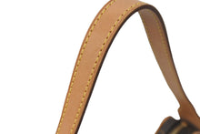 Load image into Gallery viewer, 極美品 LOUIS VUITTON ルイヴィトン モノグラム ポシェット クロワッサンPM ショルダーバッグ M51510 ブラウン ロゴ 中古 56696