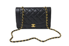画像をギャラリービューアに読み込む, CHANEL シャネル チェーンショルダーバッグ ダイアナ マトラッセ 25cm 2番台 ブラック ゴールド金具 美品 中古 56733