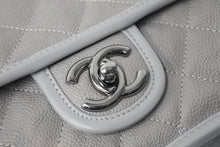 Load image into Gallery viewer, CHANEL シャネル チェーンショルダーバッグ 19番台 フレンチ リビエラ キャビアスキン グレー シルバー金具 良品 中古 56756