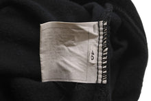 Load image into Gallery viewer, CHANEL シャネル 半袖Ｔシャツ ココマーク ベロア チビT ブラック ショート丈 サイズ40 96P 美品 中古 56763