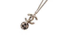 Load image into Gallery viewer, 極美品 CHANEL シャネル ネックレス B19刻印 ココマーク ぶら下がり ボール ラインストーン ゴールド ブラック 中古 56766