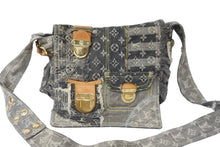 Load image into Gallery viewer, LouisVuitton ルイヴィトン パッチワーク ポスティ メッセンジャーバッグ モノグラムデニム グレー M95374 美品 中古 56831
