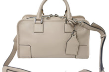Load image into Gallery viewer, LOEWE ロエベ 2WAYハンドバッグ アマソナ28 アナグラム レザー ベージュ シルバー金具 美品 中古 56863