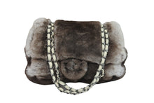 Load image into Gallery viewer, CHANEL シャネル チェーンショルダーバッグ ムートンファー ココマーク 8番台 2003年 ホワイト ブラウン シルバー 美品 中古 56889