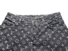 Load image into Gallery viewer, LOUIS VUITTON ルイヴィトン モノグラム デニムパンツ サイズW34 レディース WJPA43CF7 美品 中古 56890