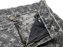 Load image into Gallery viewer, LOUIS VUITTON ルイヴィトン モノグラム デニムパンツ サイズW34 レディース WJPA43CF7 美品 中古 56890