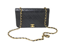 Load image into Gallery viewer, CHANEL シャネル マトラッセ チェーン ショルダーバッグ 4番台 ラムスキン フルフラップ ブラック ゴールド金具 美品 中古 56911