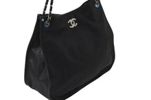 Load image into Gallery viewer, 極美品 CHANEL シャネル パンチング ２WAY チェーン トートバッグ ラムスキン 18番台 ココマーク ブラック シルバー金具 中古 56915