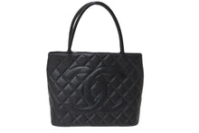 Load image into Gallery viewer, CHANEL シャネル 復刻トート 6番台 ハンドバッグ トート ココマーク キャビアスキン ブラック シルバー金具 美品 中古 56918