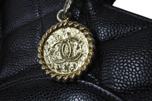 Load image into Gallery viewer, 極美品 CHANEL シャネル キャビアスキン 復刻 トートバッグ 7番台 ハンドバッグ ブラック ココマーク ロゴ ゴールド金具 中古 56945