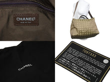 Load image into Gallery viewer, 極美品 CHANEL シャネル ニュートラベルライン ナイロン 2WAY ショルダーバッグ 7番台 ボストンバッグ カーキ A15969 中古 56958