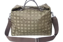 Load image into Gallery viewer, 極美品 CHANEL シャネル ニュートラベルライン ナイロン 2WAY ショルダーバッグ 7番台 ボストンバッグ カーキ A15969 中古 56958