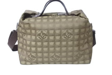 Load image into Gallery viewer, 極美品 CHANEL シャネル ニュートラベルライン ナイロン 2WAY ショルダーバッグ 7番台 ボストンバッグ カーキ A15969 中古 56958