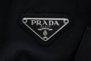 PRADA プラダ トートバッグ ハンドバッグ トライアングルロゴ ブラック シルバー金具 ナイロン 美品 中古 56972
