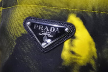 Load image into Gallery viewer, 新品同様 PRADA 22年 プラダ 半袖シャツ SC513-11P1 トライアングルロゴ リナイロン イエロー ブラック サイズXS 中古 57020