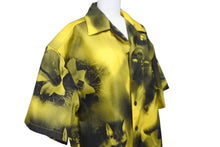Load image into Gallery viewer, 新品同様 PRADA 22年 プラダ 半袖シャツ SC513-11P1 トライアングルロゴ リナイロン イエロー ブラック サイズXS 中古 57020