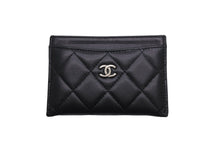 Load image into Gallery viewer, CHANEL シャネル カードケース 定期入れ ココマーク A31510 22番台 2016年 ラムスキン ブラック シルバー金具 美品 中古 57024