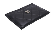 Load image into Gallery viewer, CHANEL シャネル カードケース 定期入れ ココマーク A31510 22番台 2016年 ラムスキン ブラック シルバー金具 美品 中古 57024