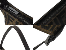 Load image into Gallery viewer, FENDI フェンディ ハンドバッグ アクセサリーポーチ ズッカ柄 マンマバケット ブラウン 美品 中古 57109
