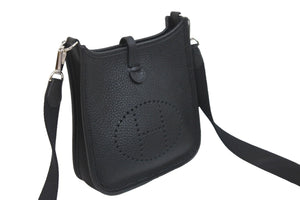新品同様 HERMES エルメス ショルダーバッグ エヴリンTPM トリヨンクレマンス ブラック U刻印 シルバー金具 中古 57112