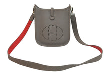 Load image into Gallery viewer, 新品同様 HERMES エルメス ショルダーバッグ エヴリンTPM トリヨンクレマンス エタン □Q刻印 シルバー金具 中古 57123