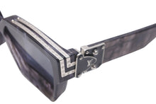 Load image into Gallery viewer, 極美品 LOUIS VUITTON ルイヴィトン サングラス 1.1 ミリオネア 20SS グレーマーブル 58□17 145 Z1326E シルバー金具 中古 57137
