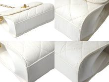 Load image into Gallery viewer, 極美品 CHANEL シャネル マトラッセ チェーン ショルダーバッグ 31番台 2WAY ホワイト トップハンドル ココマーク 中古 57139
