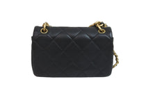 Load image into Gallery viewer, 極美品 CHANEL シャネル 2way ショルダーバッグ ミニ マトラッセ 31番台 ブラック ラムスキン ゴールド金具 中古 57143