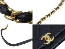 Load image into Gallery viewer, 極美品 CHANEL シャネル 2way ショルダーバッグ ミニ マトラッセ 31番台 ブラック ラムスキン ゴールド金具 中古 57143