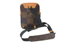 Load image into Gallery viewer, LOUIS VUITTON ルイヴィトン N40379 NIGO ダミエジャイアント アマゾン スリングバッグ 2020年 ブラウン 美品 中古 57146