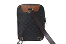 Load image into Gallery viewer, LOUIS VUITTON ルイヴィトン ショルダーバッグ アマゾンスリングバッグ モノグラムエクリプス M45439 シルバー 美品 中古 57147