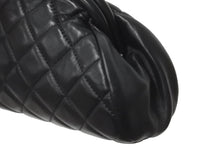 Load image into Gallery viewer, CHANEL シャネル マトラッセ がま口 クラッチバッグ ポーチ 11番台 ブラック ラムスキン シルバー金具 美品 中古 57174