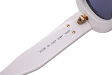 Load image into Gallery viewer, CHANEL シャネル サングラス ココマーク オーバル レンズロゴ 01947 10601 ホワイト ゴールド金具 美品 中古 57195