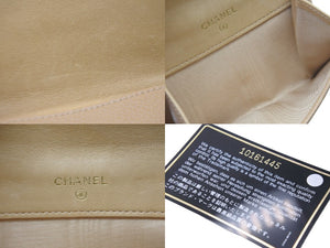 シャネル シャネル ココマーク 三つ折り財布 10番台 キャビアスキン ベージュ ゴールド金具 美品 中古 57196 