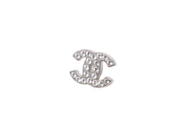 Load image into Gallery viewer, CHANEL シャネル ピアス 両耳 ココマーク 07V刻印 2007年 定番モデル ラインストーン SV シルバー 2g レディース 美品 中古 57207