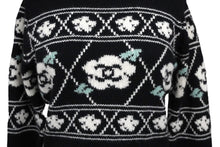 Load image into Gallery viewer, CHANEL シャネル カシミヤ タートルネック セーター 95A カメリアココマーク ブラック P05576V00254 美品 中古 57239