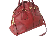 Load image into Gallery viewer, PRADA プラダ 2WAY ハンドバッグ ショルダーバッグ ロゴ レザー レッド ゴールド金具 ユニセックス 良品 中古 57303