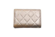 Load image into Gallery viewer, CHANEL シャネル 三つ折り財布 コインケース マトラッセ ココマーク ゴールド 30番台 ゴールド金具 良品 中古 57309