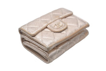 Load image into Gallery viewer, CHANEL シャネル 三つ折り財布 コインケース マトラッセ ココマーク ゴールド 30番台 ゴールド金具 良品 中古 57309