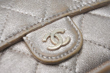 Load image into Gallery viewer, CHANEL シャネル 三つ折り財布 コインケース マトラッセ ココマーク ゴールド 30番台 ゴールド金具 良品 中古 57309