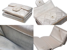 Load image into Gallery viewer, CHANEL シャネル 三つ折り財布 コインケース マトラッセ ココマーク ゴールド 30番台 ゴールド金具 良品 中古 57309